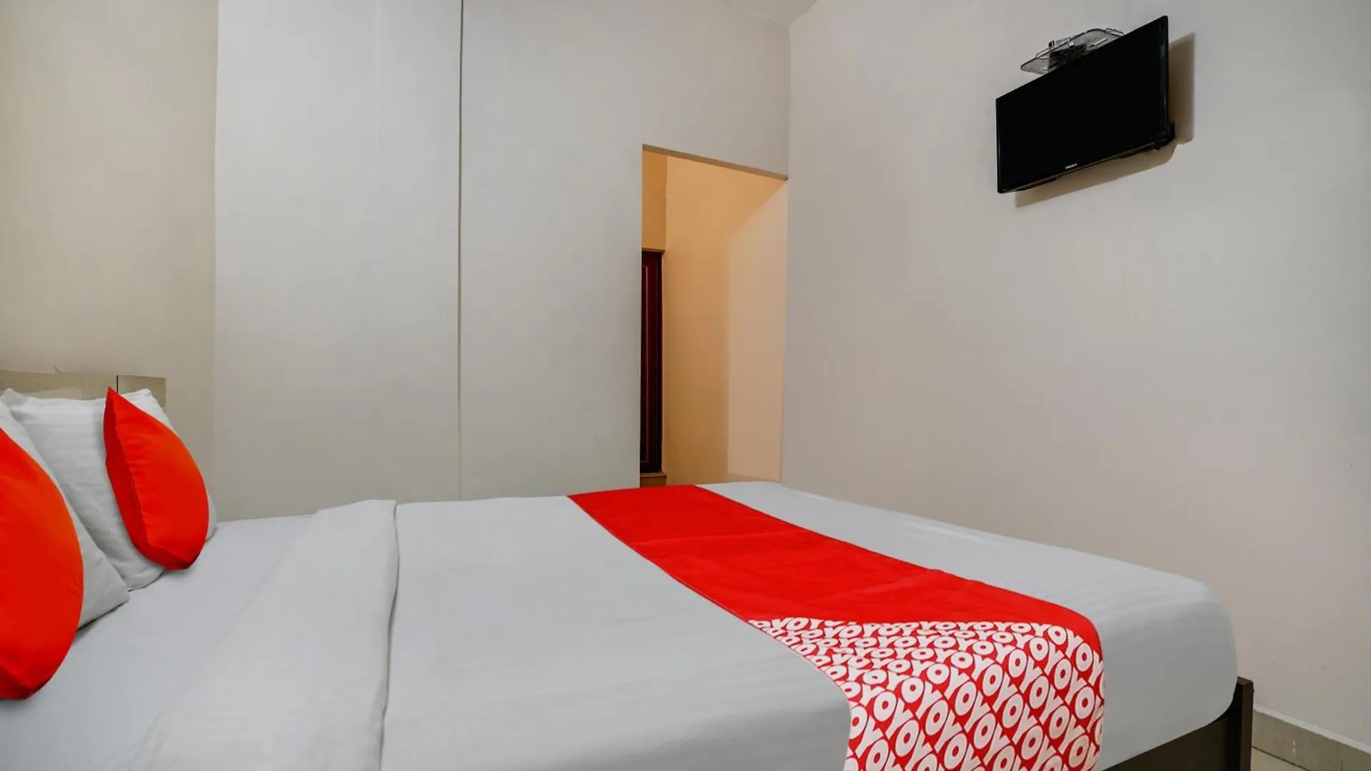 Oyo Flagship Arrows Tourist Home Kochi