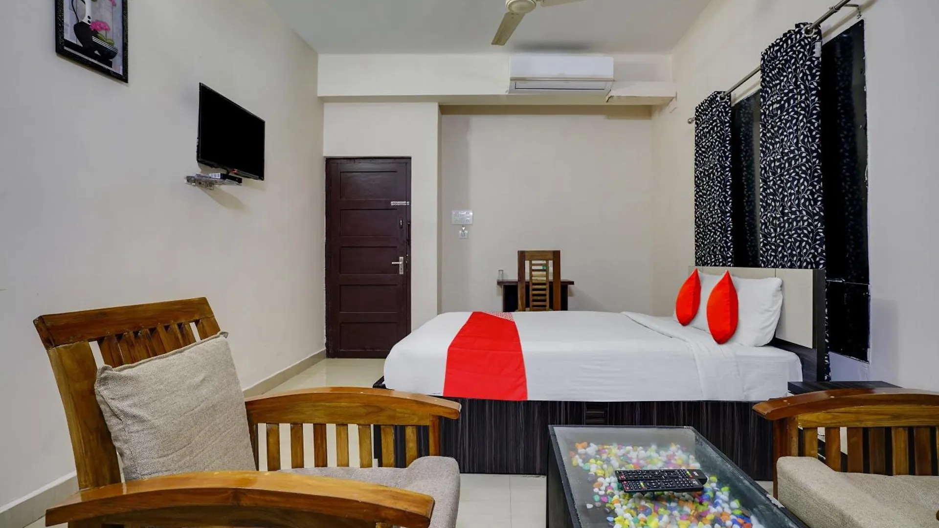Oyo Flagship Arrows Tourist Home Kochi India