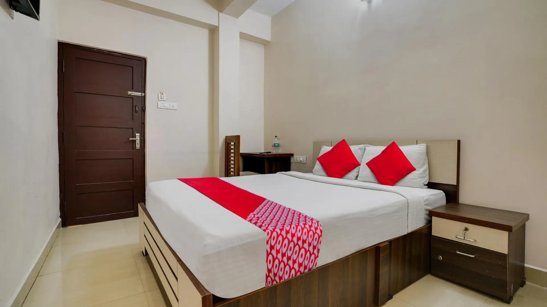 Oyo Flagship Arrows Tourist Home Kochi Hotel