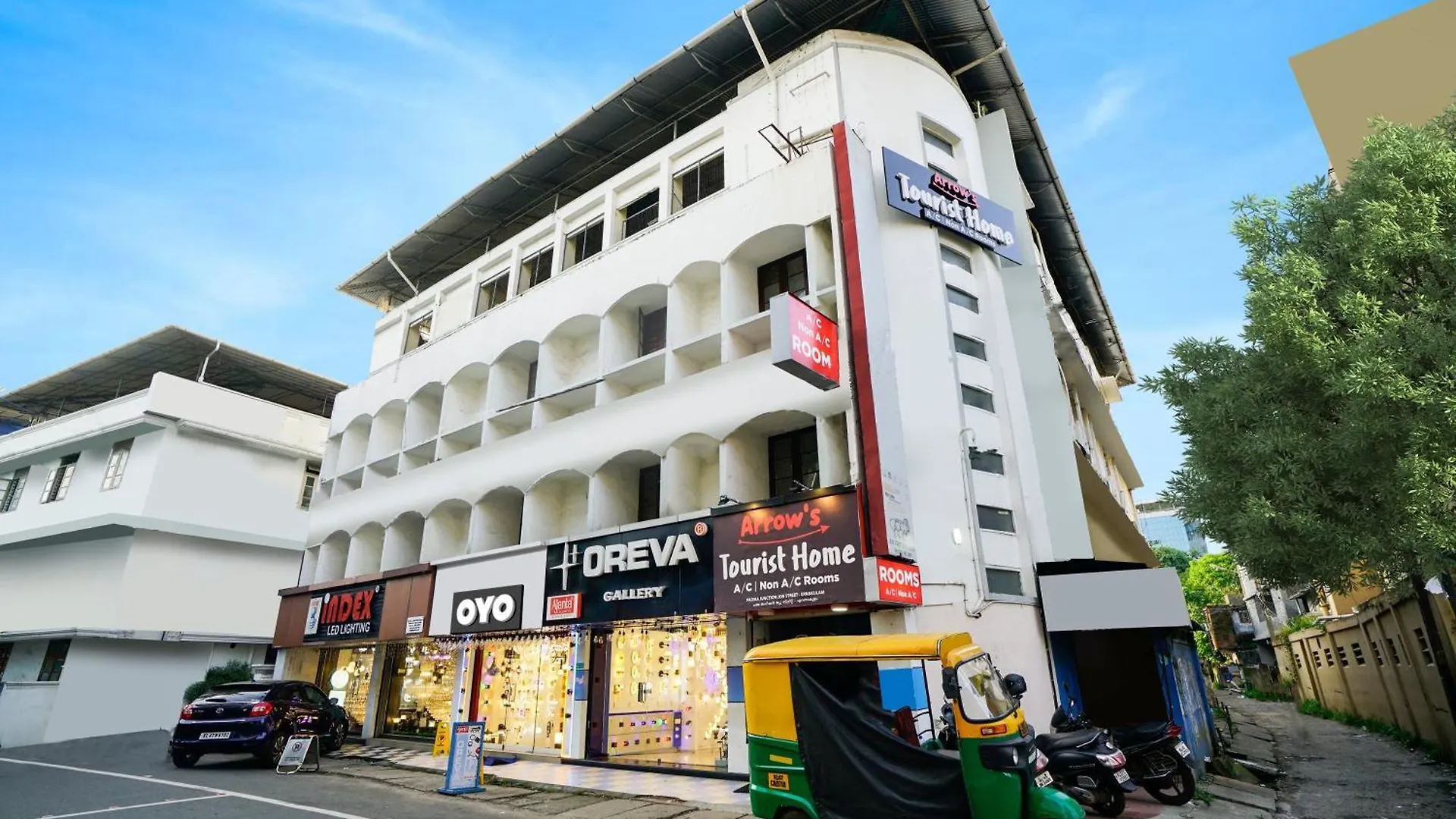 Oyo Flagship Arrows Tourist Home Kochi