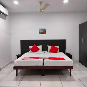Hotel Kings Thrippunithura