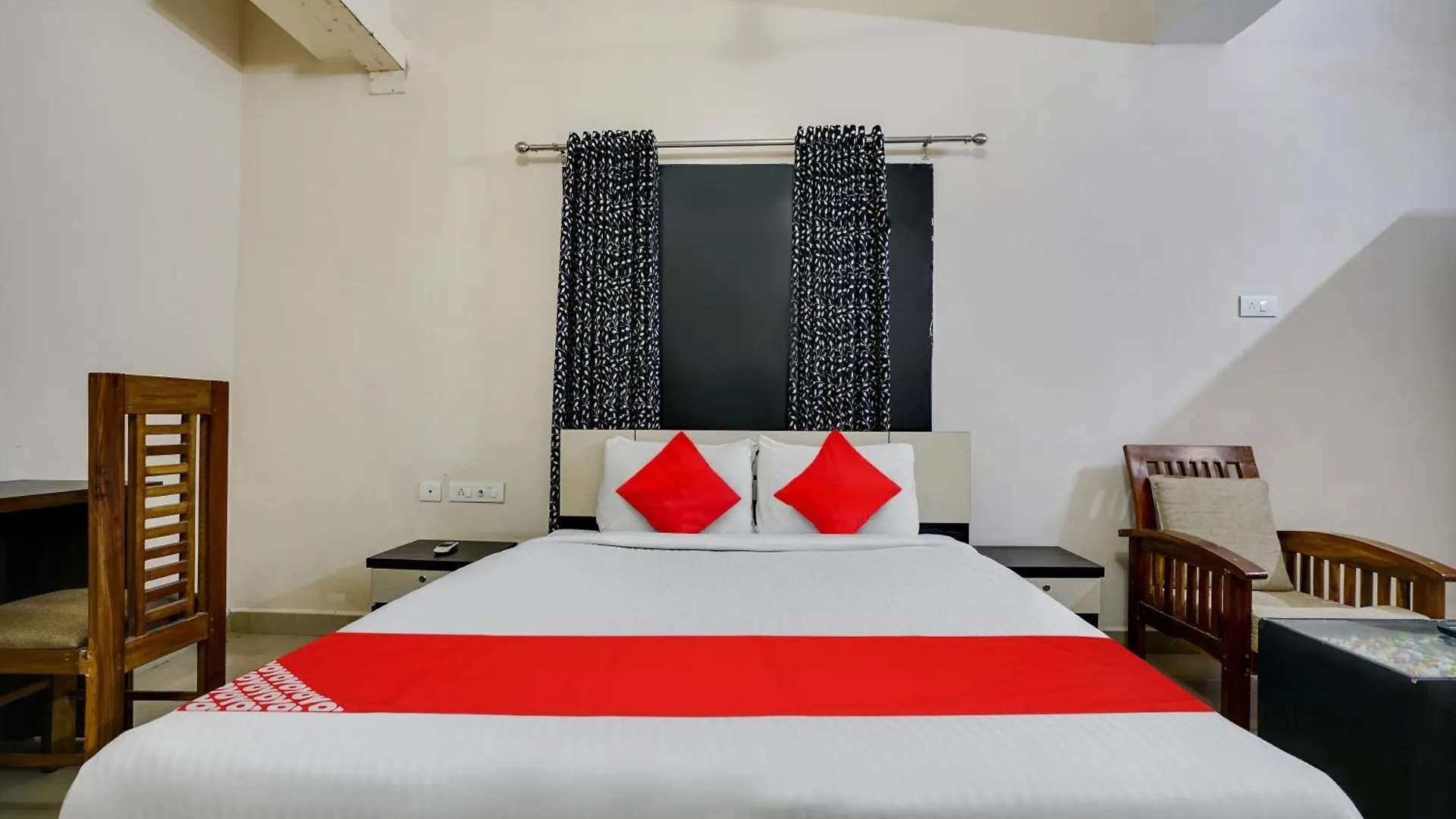 Oyo Flagship Arrows Tourist Home Kochi 3*,